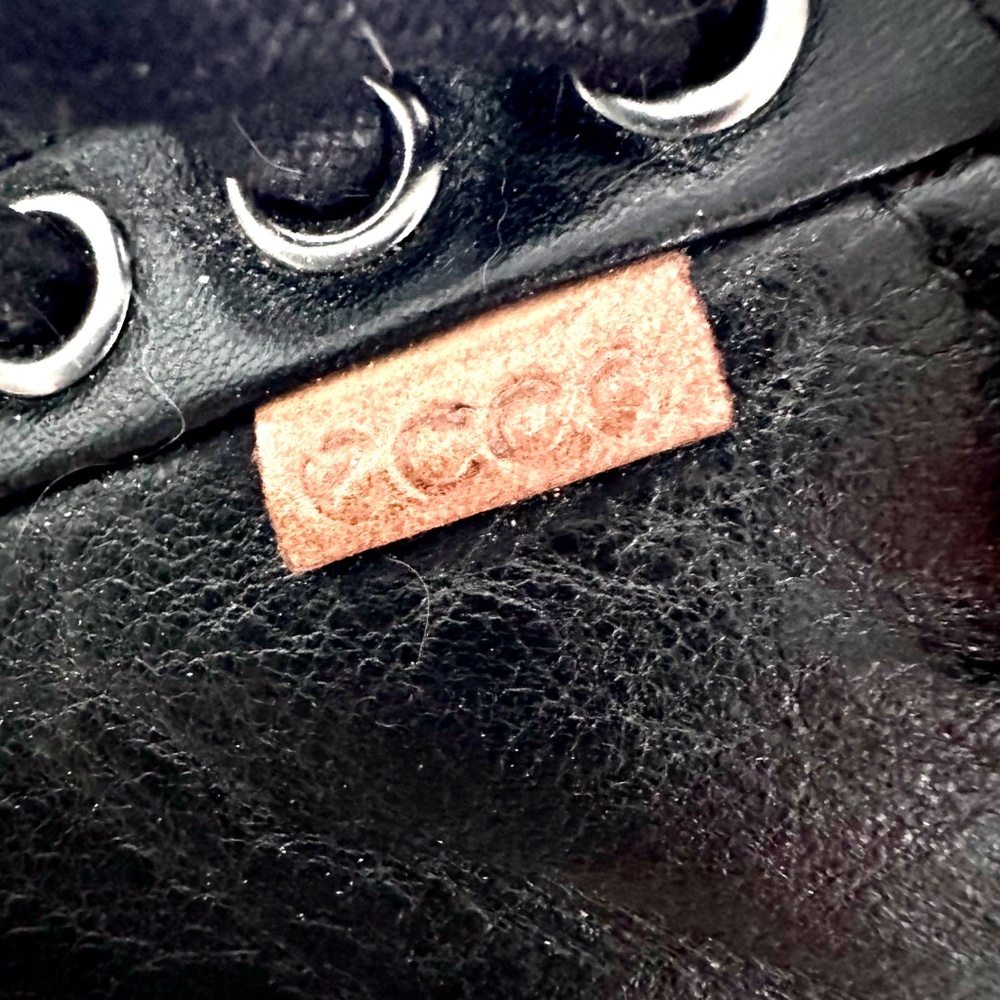 Ecco women’s black leather sneaker size 6 - Picture 4 of 4